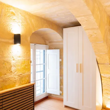 Ursula Self Catering And 1-br In By Tritoni *