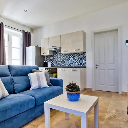 Ursula Self Catering And 1-br In By Tritoni Апартаменты