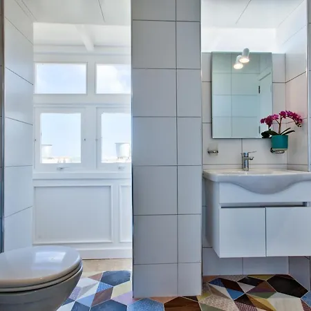 Ursula Self Catering And 1-br In By Tritoni *