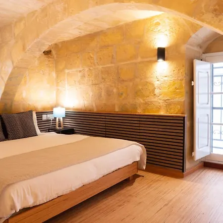 Ursula Self Catering And 1-br In By Tritoni Apartment