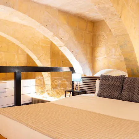 Ursula Self Catering And 1-br In By Tritoni *