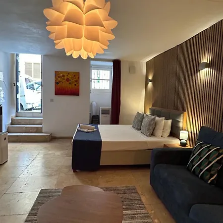 Апартаменты Ursula Self Catering And 1-br In By Tritoni *