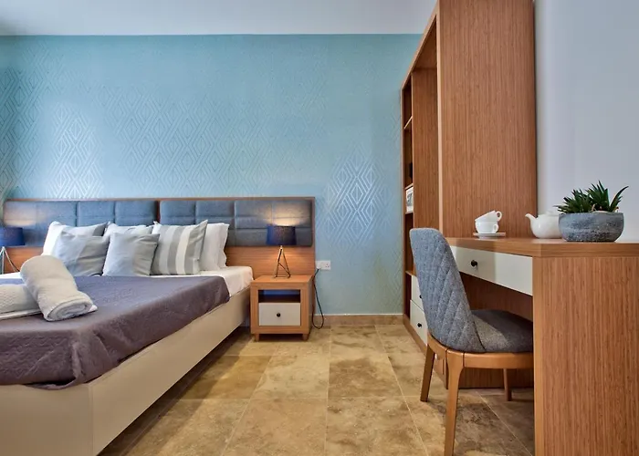 Διαμέρισμα Ursula Self Catering And 1-br In By Tritoni