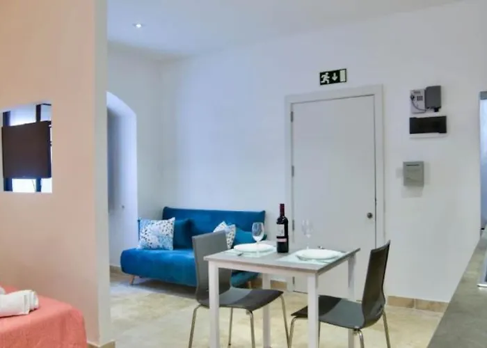 Ursula Self Catering And 1-br In By Tritoni Διαμέρισμα