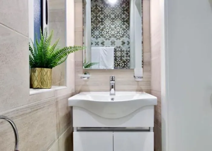 Ursula Self Catering And 1-br In By Tritoni Διαμέρισμα *