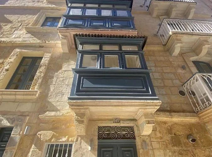 Διαμέρισμα Ursula Self Catering And 1-br In By Tritoni