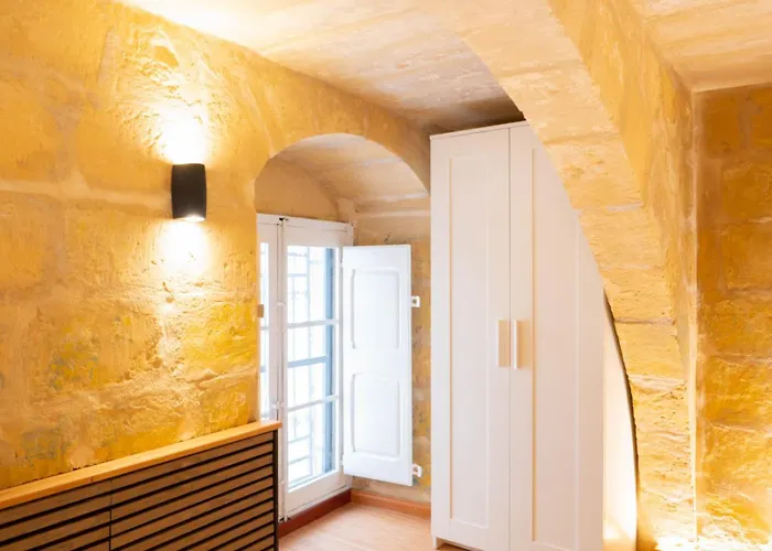 Ursula Self Catering And 1-br In By Tritoni *