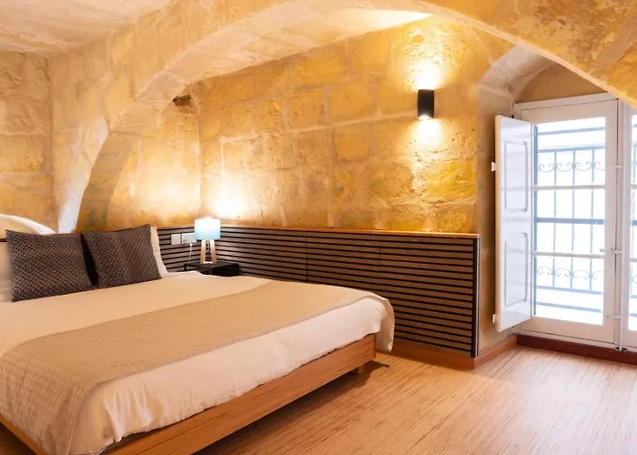 Ursula Self Catering And 1-br In By Tritoni Lägenhet