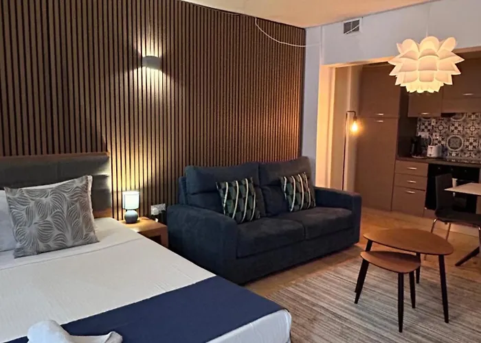 Ursula Self Catering And 1-br In By Tritoni Διαμέρισμα *