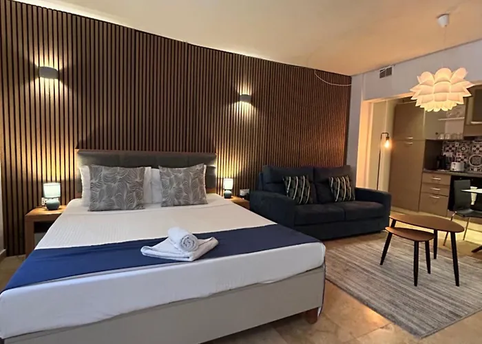 Ursula Self Catering And 1-br In By Tritoni Διαμέρισμα